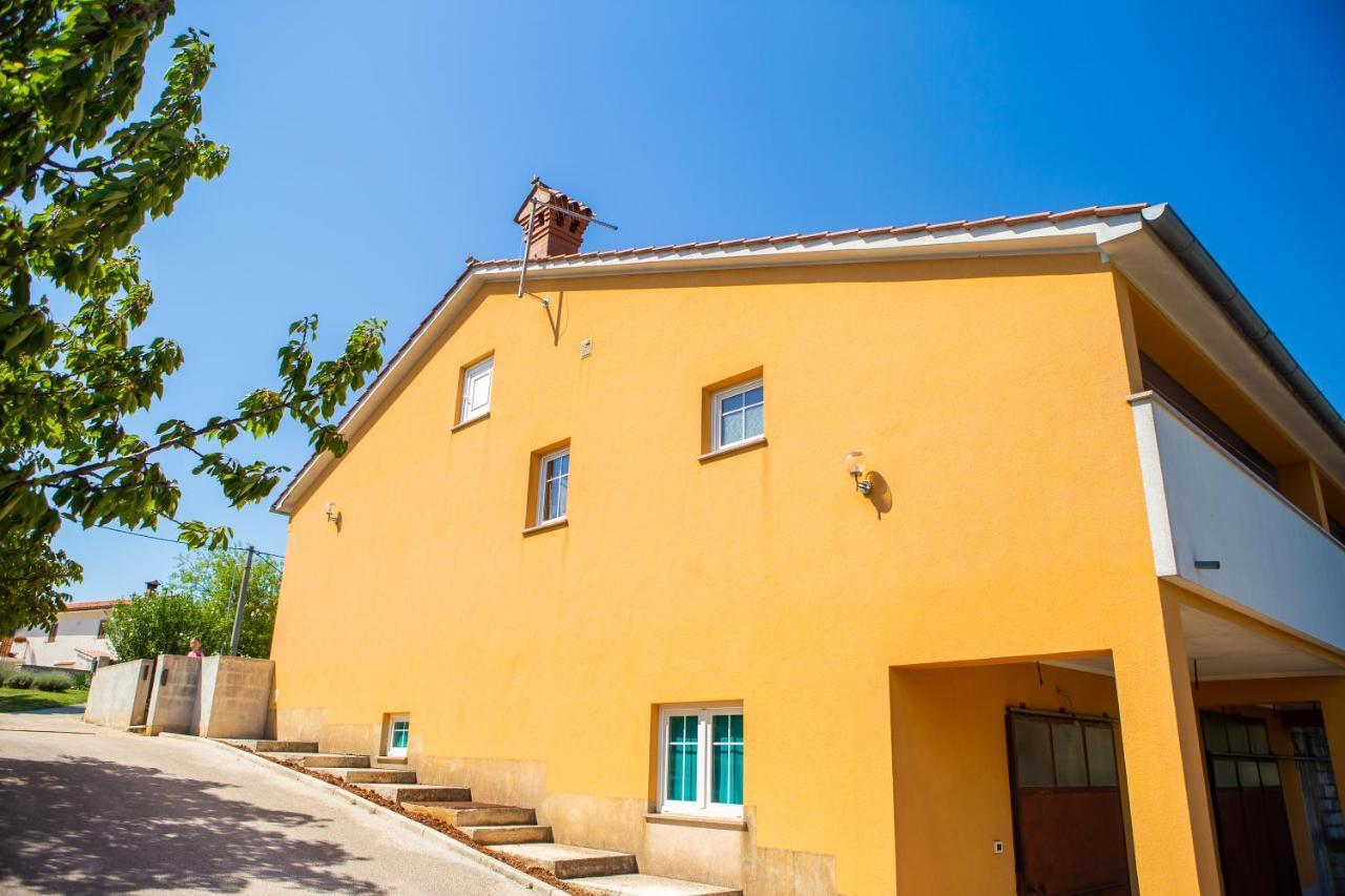 Holiday Home Labud Zminj Exterior photo