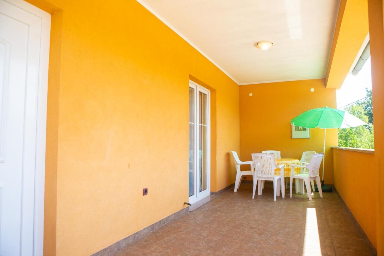 Holiday Home Labud Zminj Exterior photo