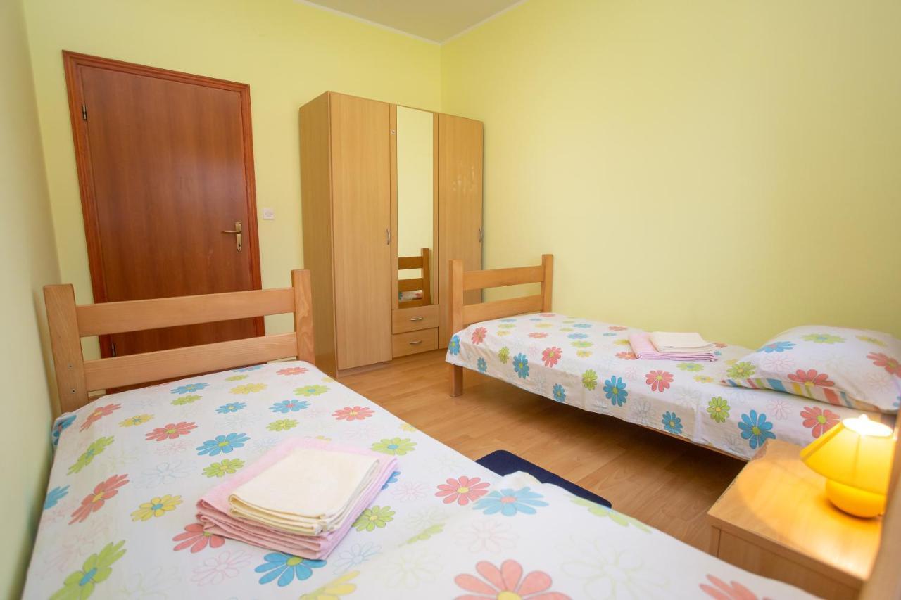 Holiday Home Labud Zminj Exterior photo