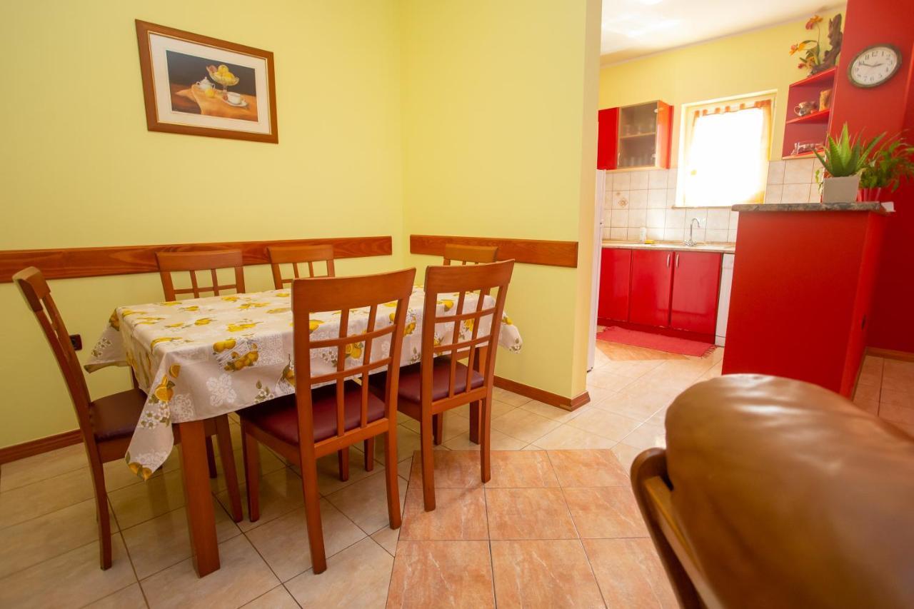 Holiday Home Labud Zminj Exterior photo