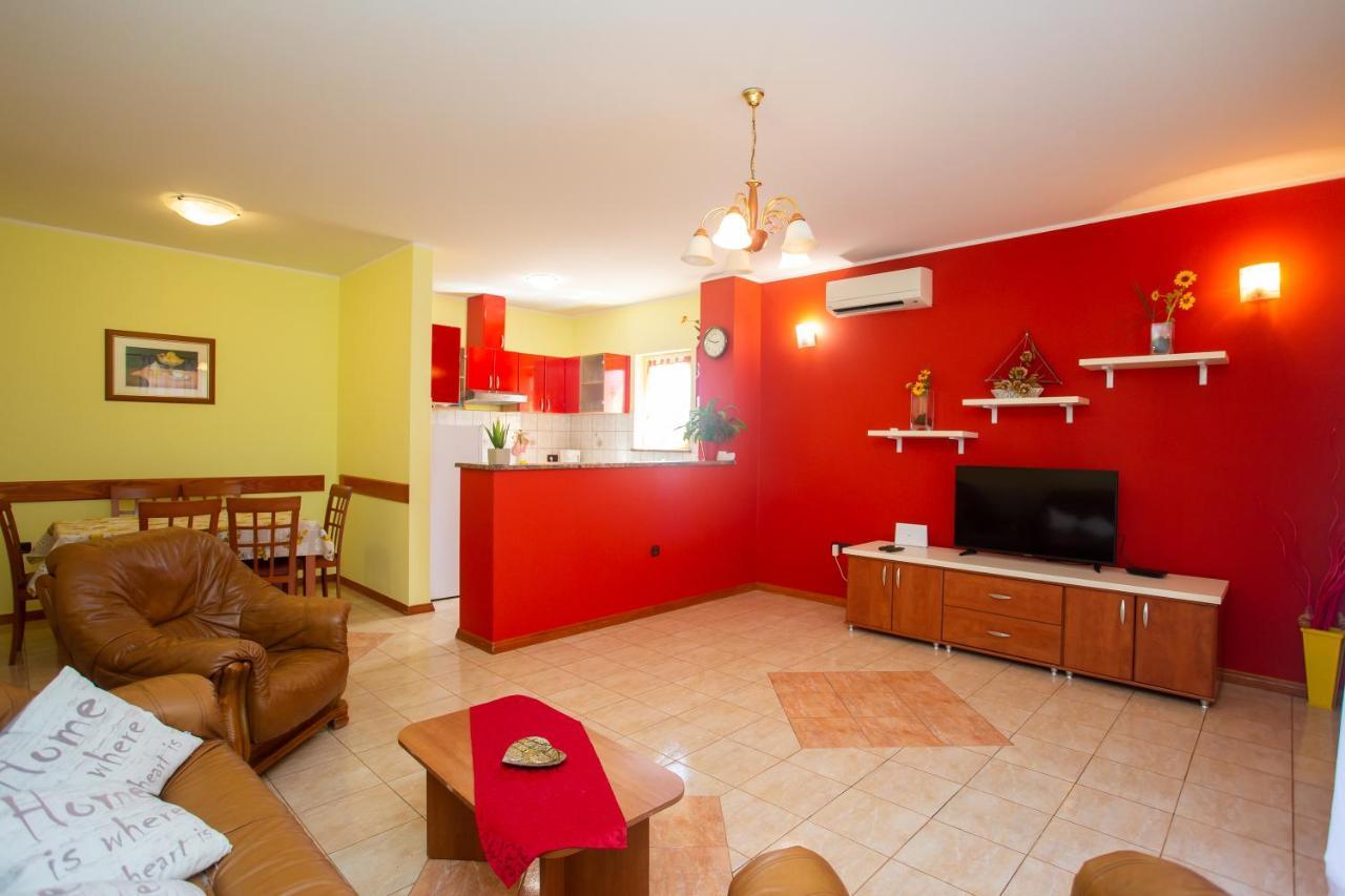Holiday Home Labud Zminj Exterior photo